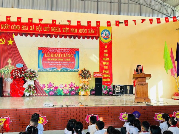 Một số hình ảnh trong buổi lễ khai giảng năm học 2025-2026